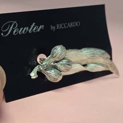  Womens Brooch - Riccardo Pewter - gum leaves