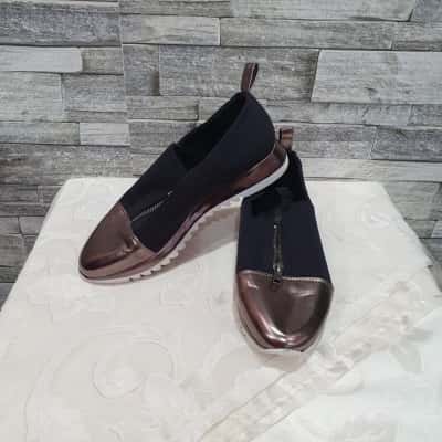 Taking Shape Womens  Size 38 Loafers Black  / Silver 