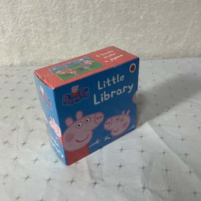 Peppa Pig: Little Library 6 Book Set (new)