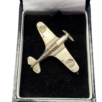 Vintage WW2 RAF fighter plane pewter brooch 4cm