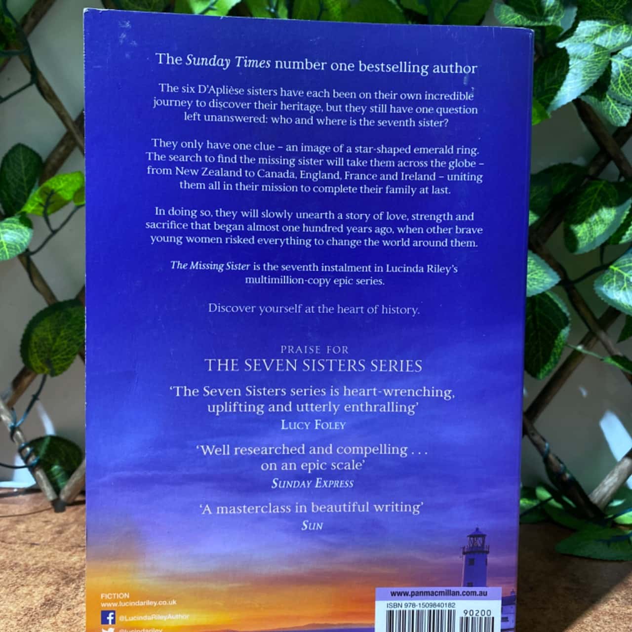 The missing sister by Lucinda Riley(s)