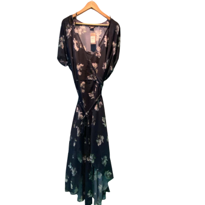 City Chic Womens  Size 20 Wrap Dress Floral / Navy Blue 