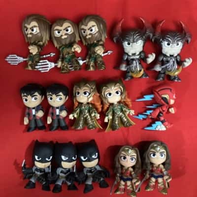 DC Mystery Vinyl Mini Figures