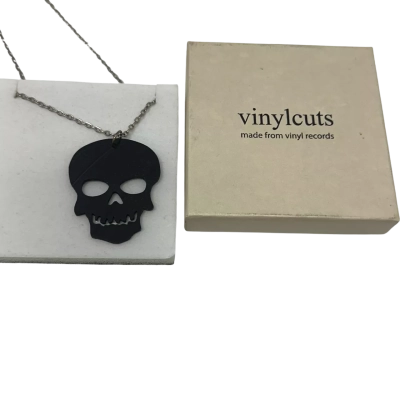  Vinylcuts Womens Skull Pendant Black  on Silver tone Chain