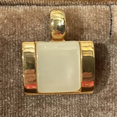  Women's Vintage style Gold Tone Pendant 