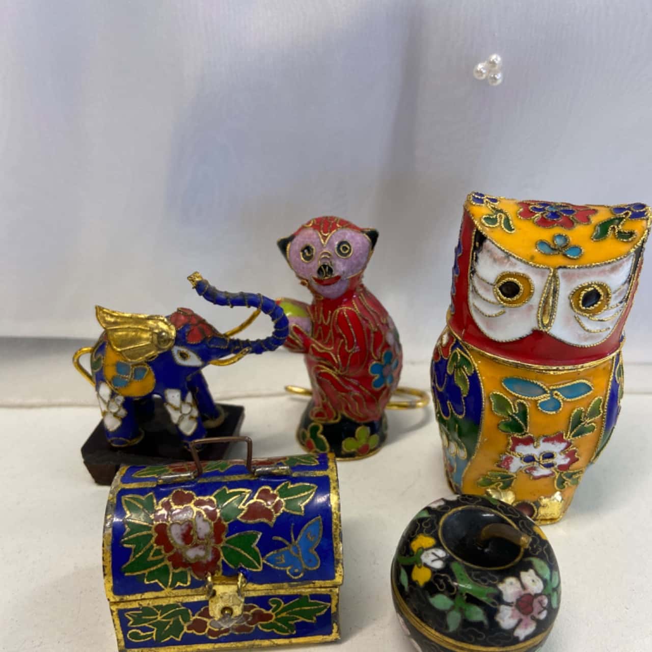 5 cloisonné figurines