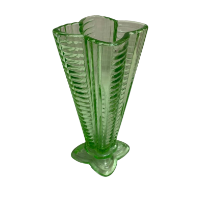 Green Depression glass ribbed pattern