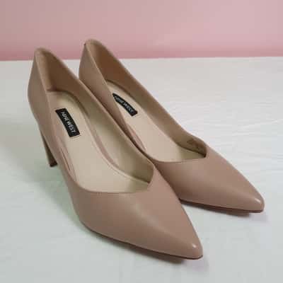 Nine West Women's Size 8M Nude Shoe