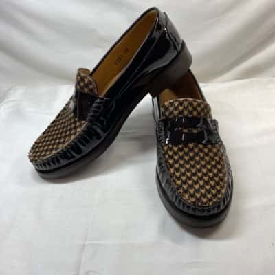 Vittoria Mengoni Womens  Size 38 Loafers Black  