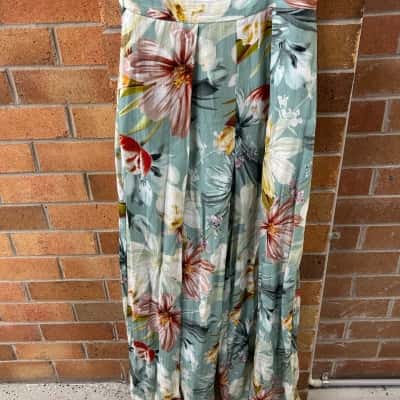 Sheike Womens  Size 10 Floral Pants 