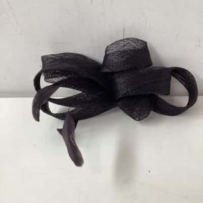 Gregory Ladner Fascinator black (Get ready for Melbourne cup)