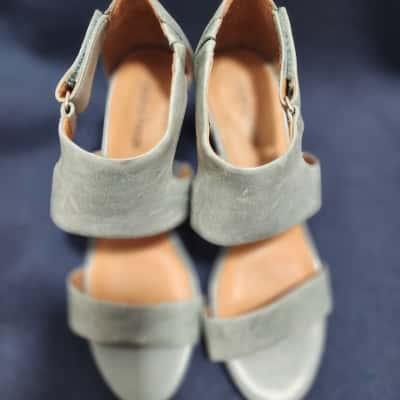 Diana Ferrari Womens  Size 37 Teal 