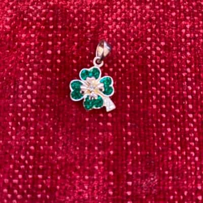  Womens Pendant four leaf clover 