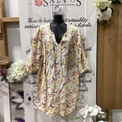 PART TWO BRAND! EST. COPENHAGEN 1986! FEMININE LOOSE FITTING FLORAL MIDI DRESS! Womens  Size 38 Floral Dress / Midi Dress / Short Sleeve Dress  Beige / Floral / Pattern 