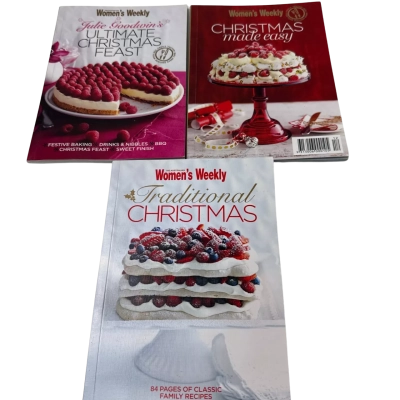 3x woman’s weekly mini Christmas books 