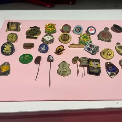 Mixed / Miscellaneous Badge Bundle - 30 Pieces