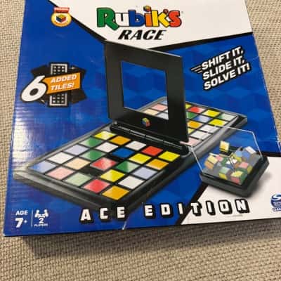 NEW & FACTORY SEALED Rubik’s Race Ace Edition 2-Player Puzzle Game – Spin Master