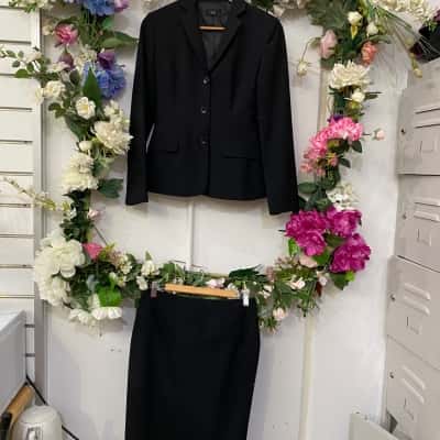 Ojay Womens  Size 6 / 8 Black  jacket & skirt