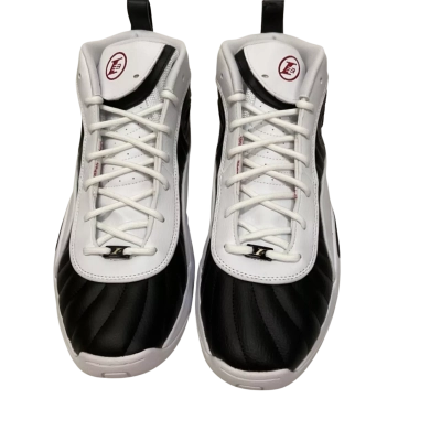 Men’s Reebok Size 13 Black/  White Sneakers
