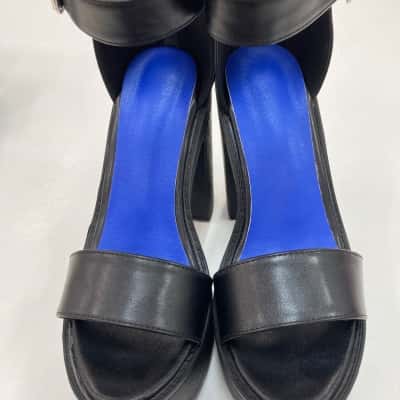 Womens  Size 38 Black  High Heeled Zip Shoes