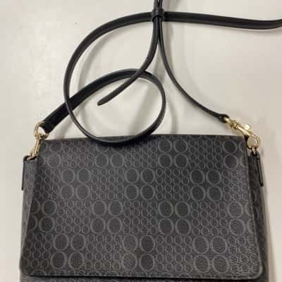 Oroton Womens Handbag Black  