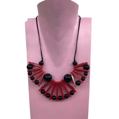  Womens Beaded Necklace Black  / Red Resin 
