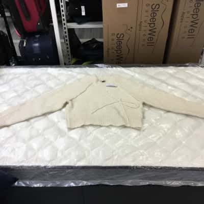 American Eagle Size Medium Cream Jumper - BNWT - RRP$79.95