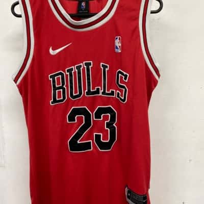 Bulls NBA Mens  Size M Jersey Red / White 
