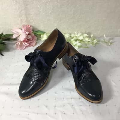 Zazou  April Womens Size 39 Navy Blue Leather Lace up Shoes (new)