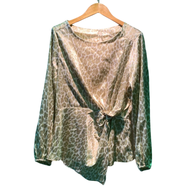 Katies Womens  Size 10 Long Sleeve Shirt Animal print 