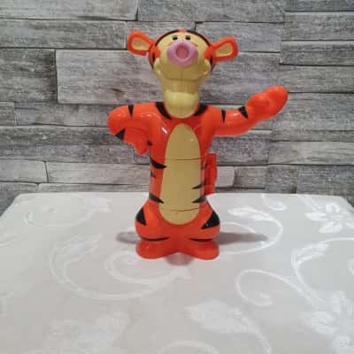 Vintage McDonald's built a Tigger Happy Meal early 2000