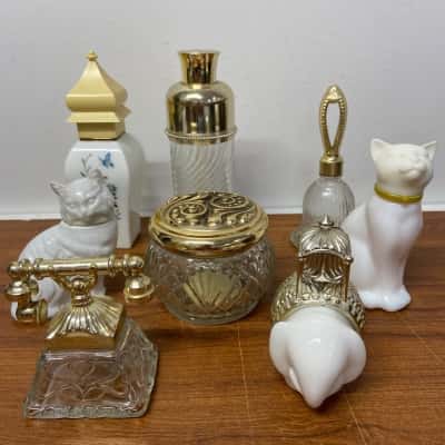 Collection of 8 vintage Avon pieces 