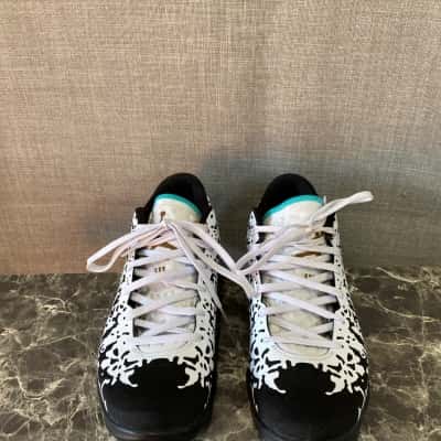 Air Jordan Mens  Size 11.5 Sneakers Black  / White 