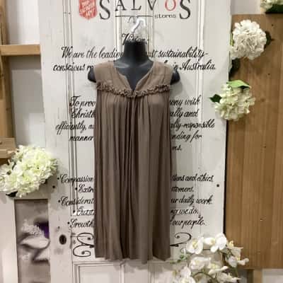 Scanlan Theodore Brand! NWOT MADE IN AUSTRALIA! Womens  Size M / S Mini Dress / Sleeveless Dress  Brown 