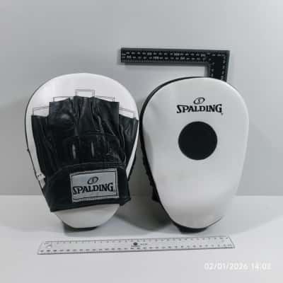 PreOwned Spalding Boxing Focus Pads 