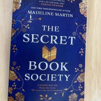 The Secret Book society, Madeline Martin 
