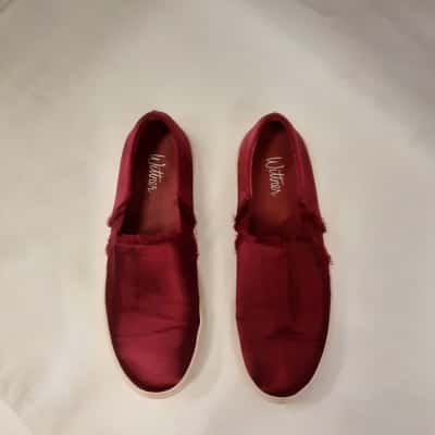 Wittner Womens  Size 36 Flats / Sneakers Maroon / Red 