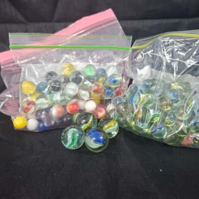 Mixed lot vintage marbles