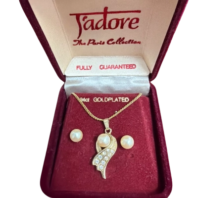 J ‘adore 18/24kt plated 45cm necklace and pearl earrings 
