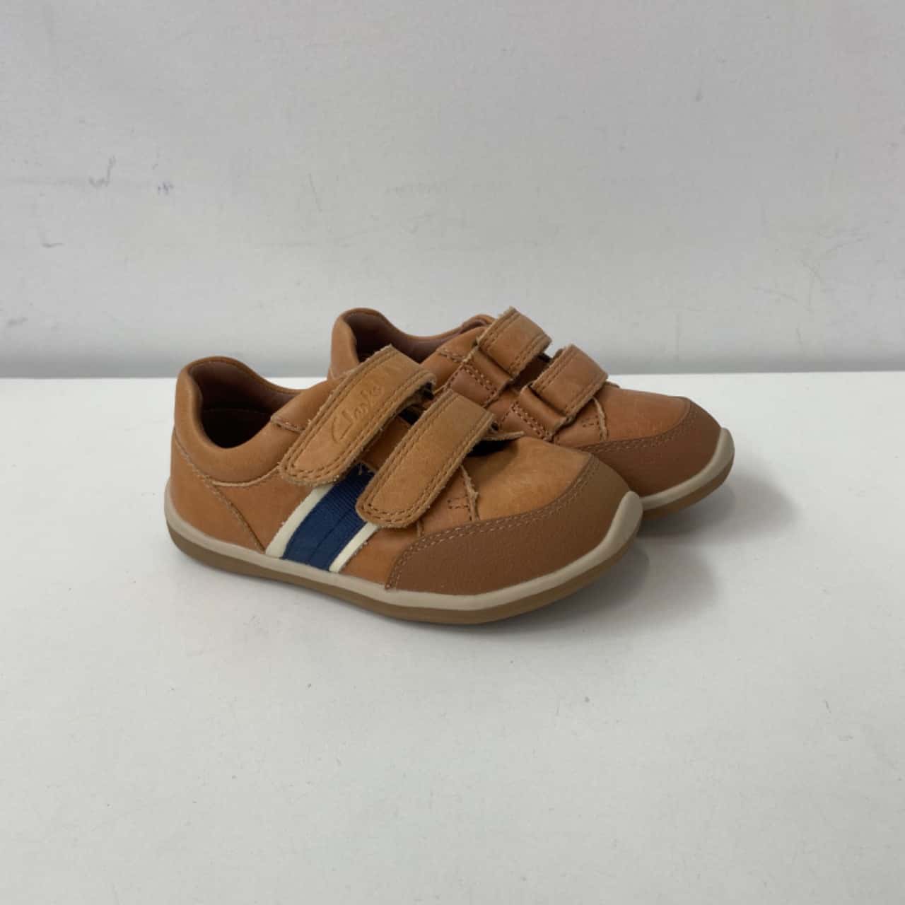 Clarks Kids Size 5.5 E Shoes(s)