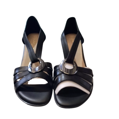 Easy Steps Womens  Size 40 Sandals Black  