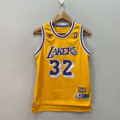Adidas LA Lakers #32 Johnson Mens  Size M Jersey Yellow 