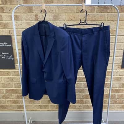 Boss Hugo Boss Mens navy suit  Size 42 