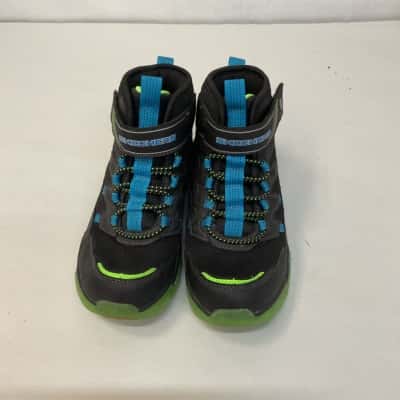 Kids Skechers Size 2 Black / Blue / Green Shoes 