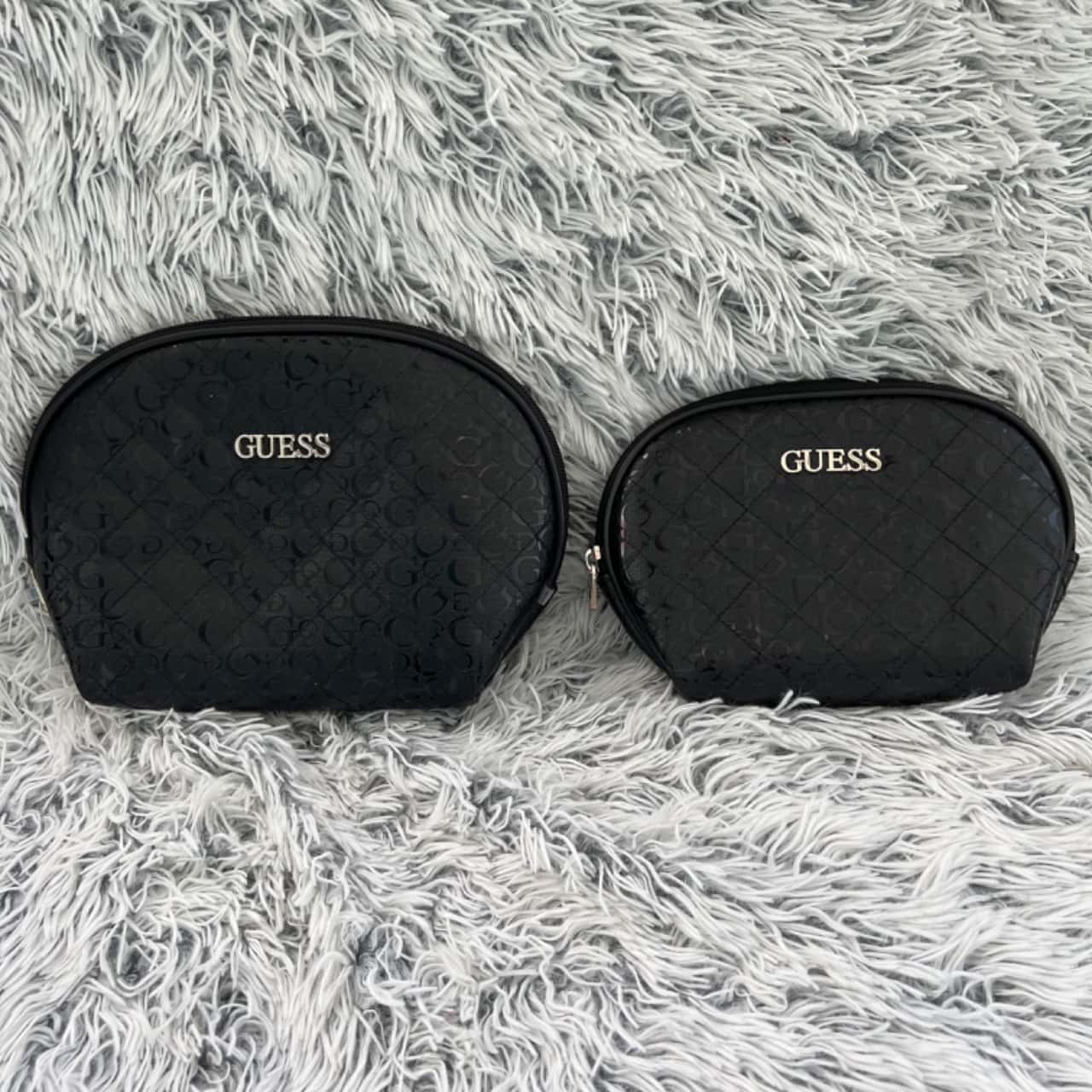 GUESS Make Up Case Sky – Borsa Trucco In Poliuretano, Celeste, Con Maniglia E Scomparti, Elegante E Stabile Per Viaggi