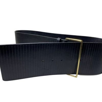 wide ribbed leather fashion belt, rather than a gym or exercise lifting belt.