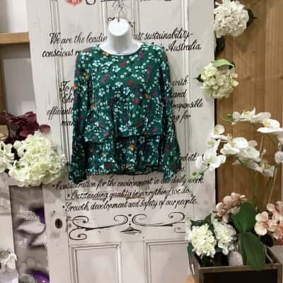 ZARA BRAND! Womens Size XS Blouse / Floral Top Blue / Burnt Orange / Floral / Green / Pink! BEAUT RUFFLED TRIM BLOUSE! FEATURES BUTTON UP BACK! HAS RUFFLED SLEEVE TRIM! BEAUTIFUL FLORAL DESIGN! 