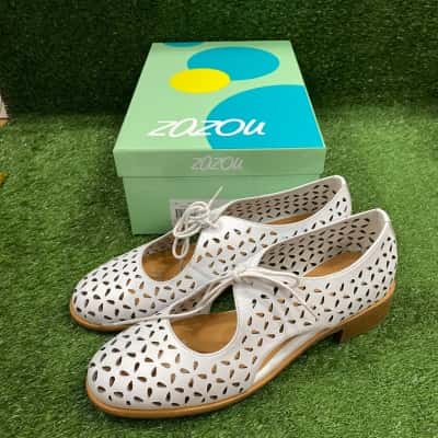 Zazou White Alison Flats Size 40