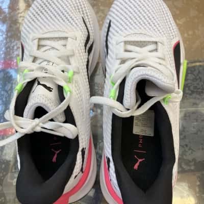 Puma Womens  Size 7 