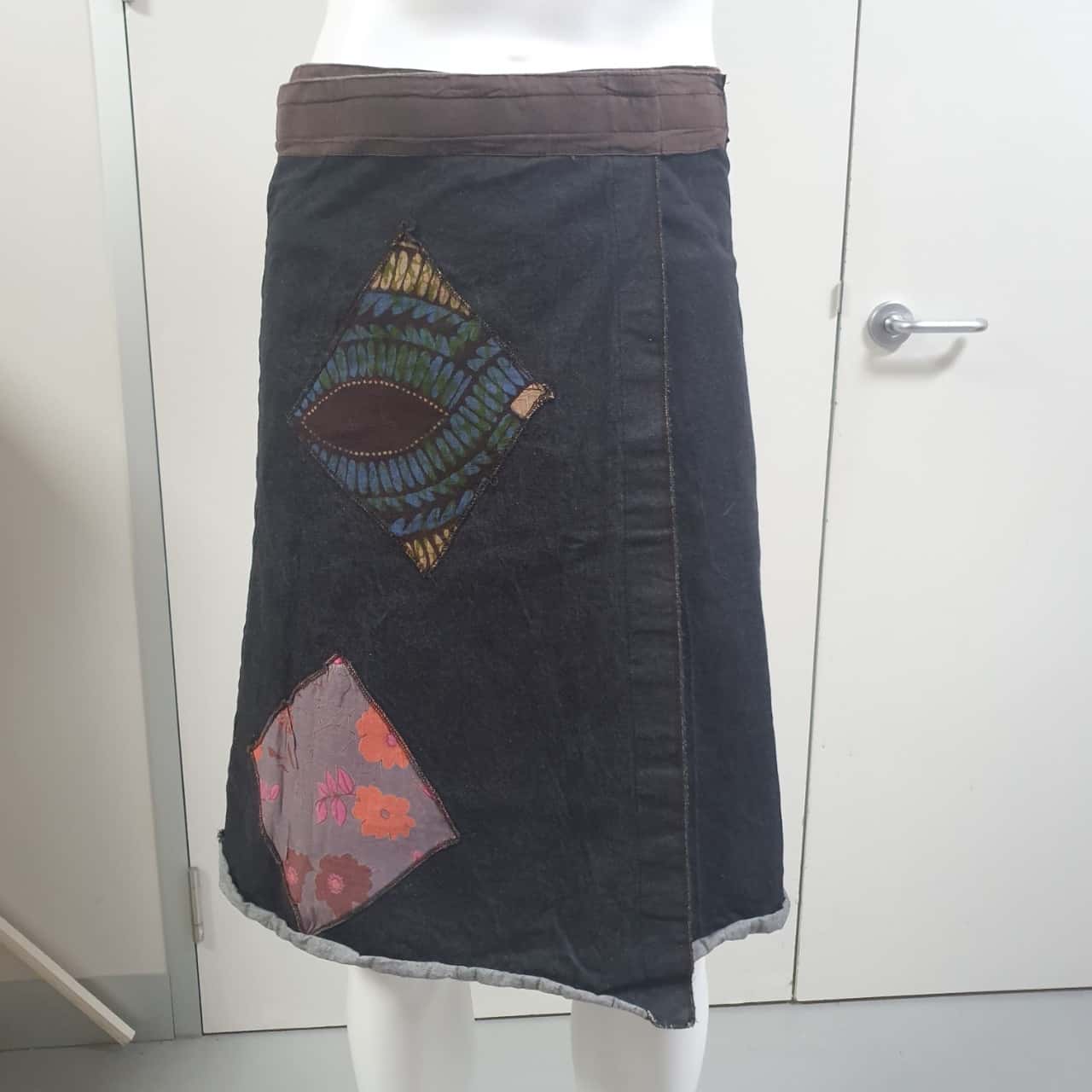 SHAPED WAIST SKIRT ISTENANYA